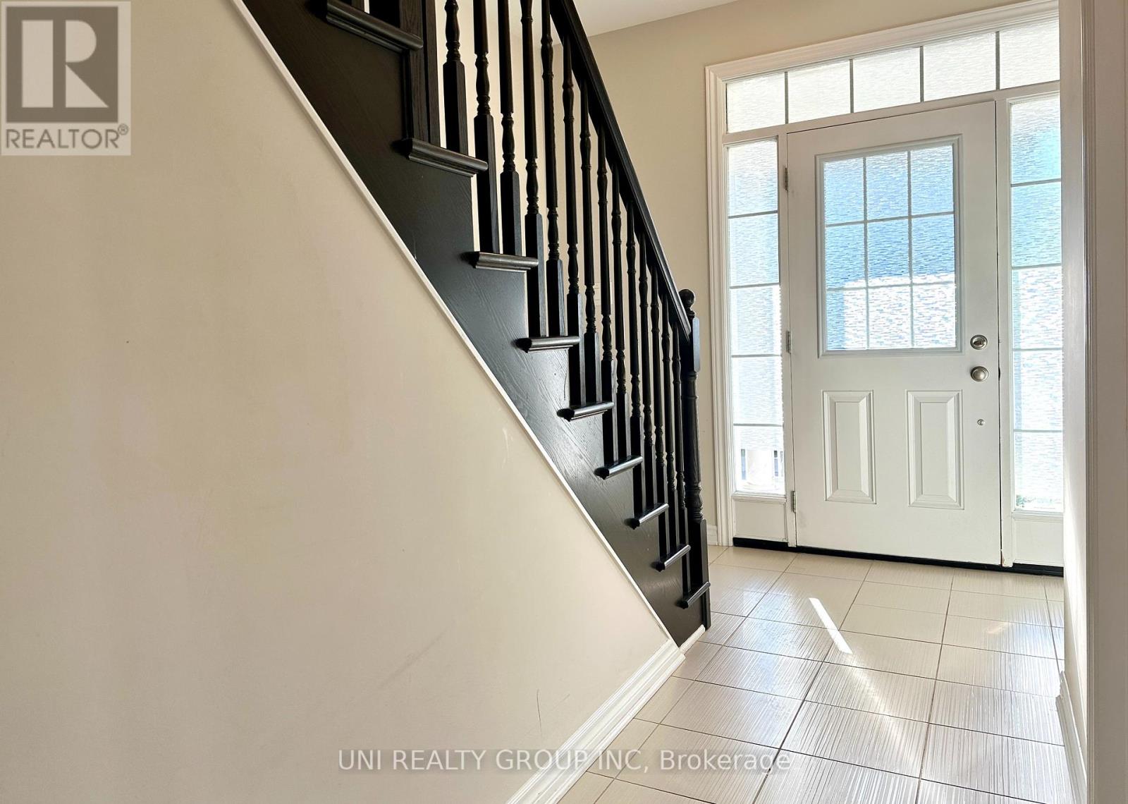 514 Honeylocust Avenue, Ottawa, Ontario  K2V 0K9 - Photo 4 - X12445528