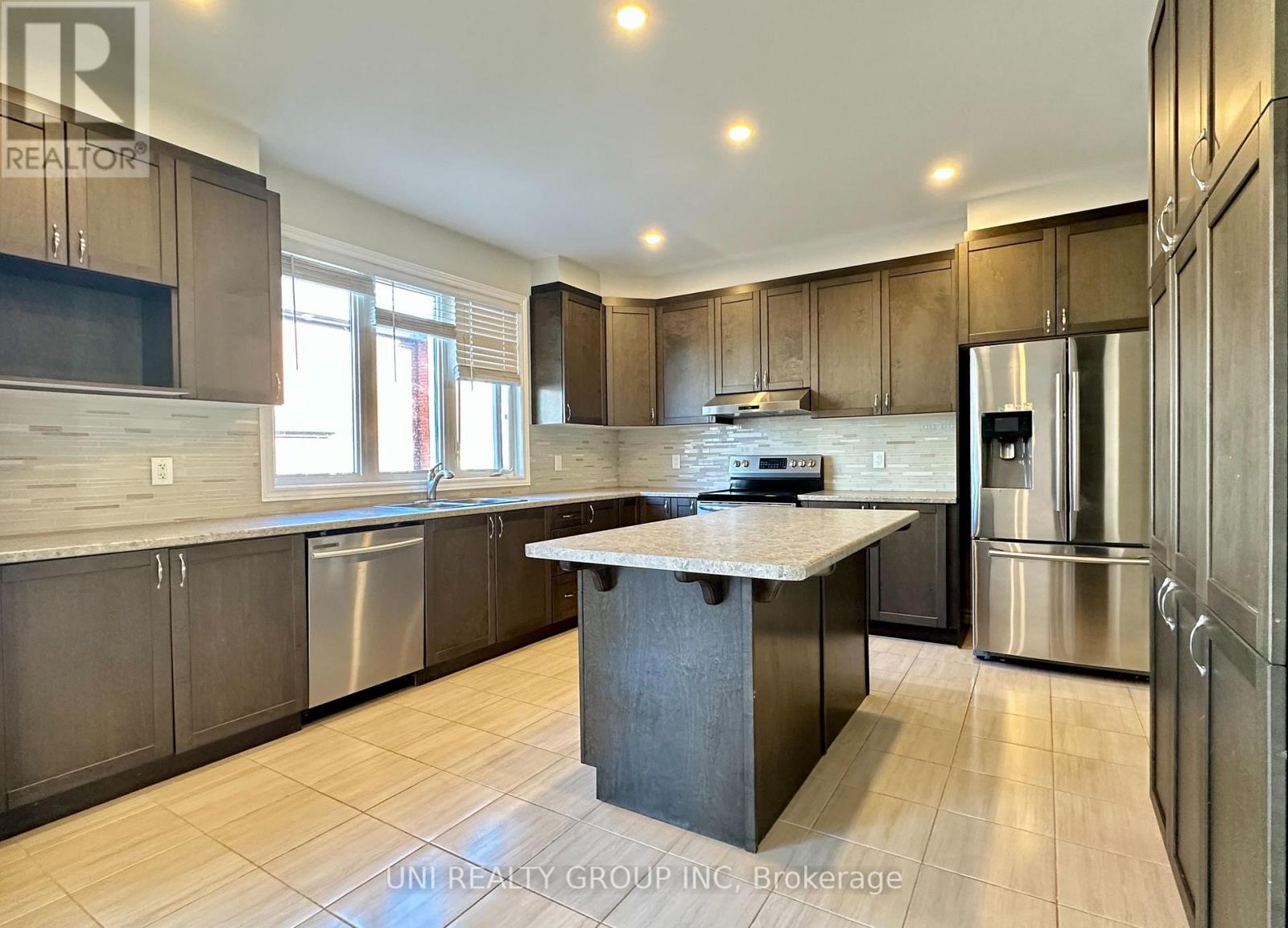 514 Honeylocust Avenue, Ottawa, Ontario  K2V 0K9 - Photo 9 - X12445528