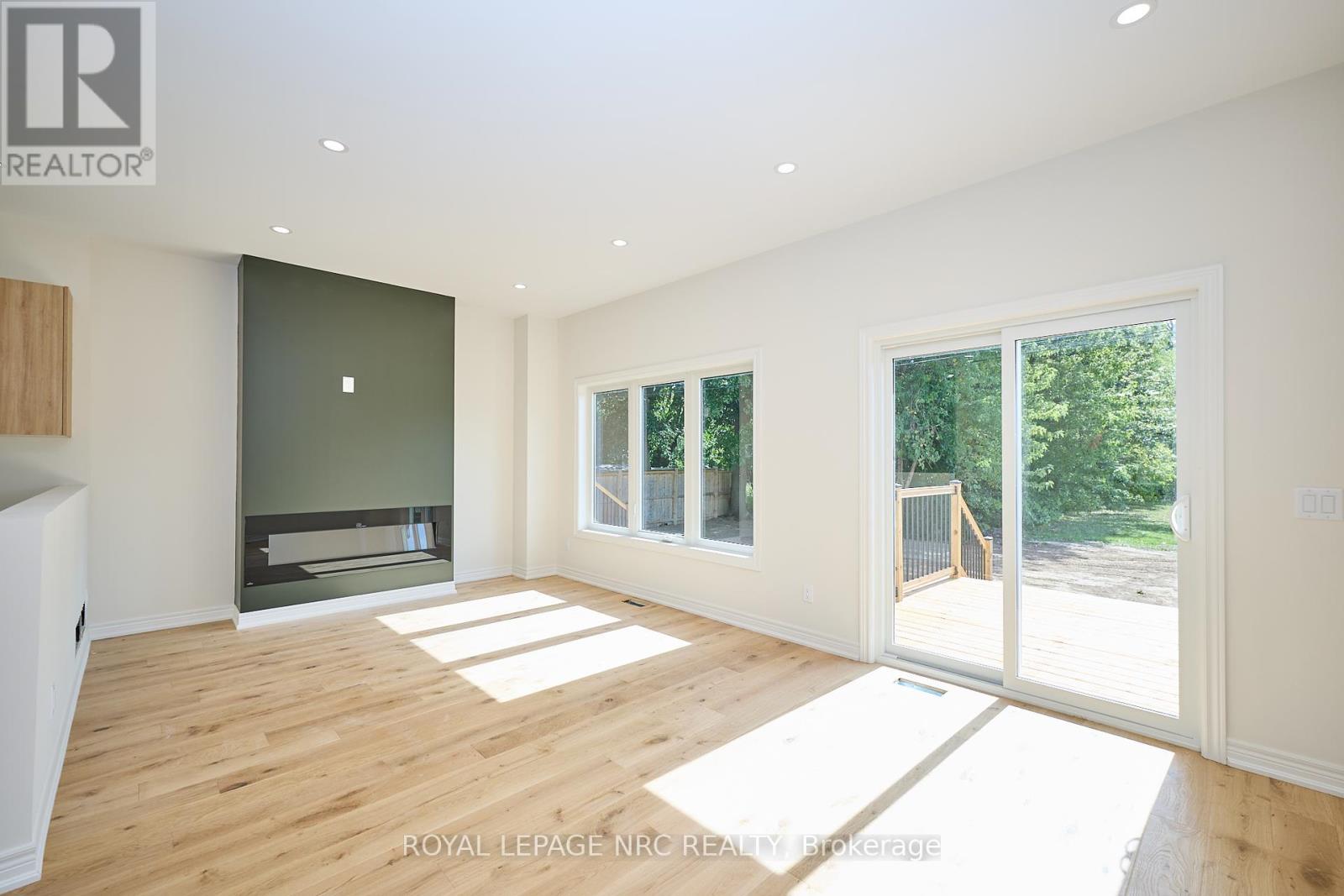 6672 Hawkins Street, Niagara Falls, Ontario  L2G 3B7 - Photo 10 - X12445534