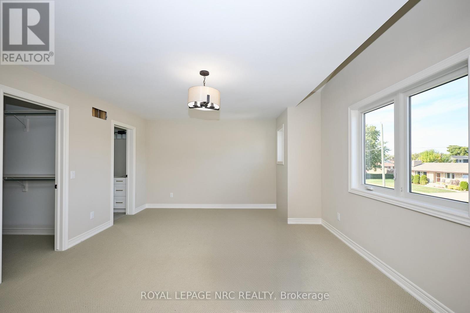 6672 Hawkins Street, Niagara Falls, Ontario  L2G 3B7 - Photo 14 - X12445534