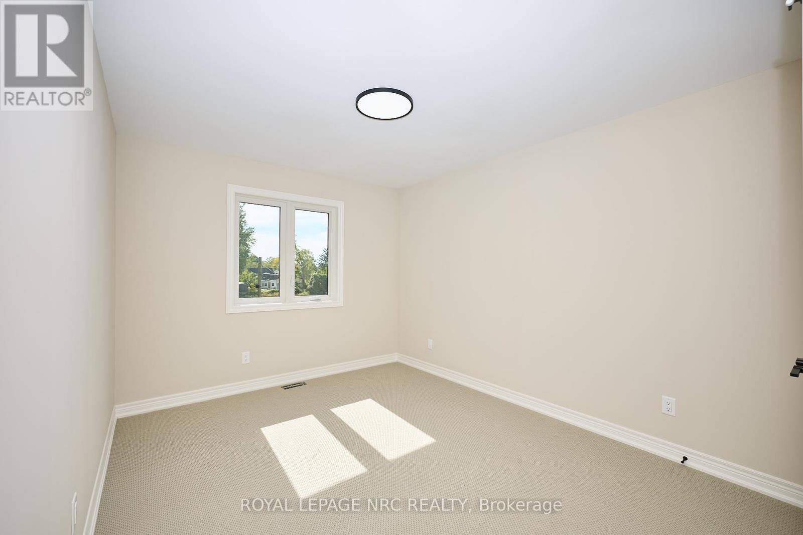 6672 Hawkins Street, Niagara Falls, Ontario  L2G 3B7 - Photo 22 - X12445534