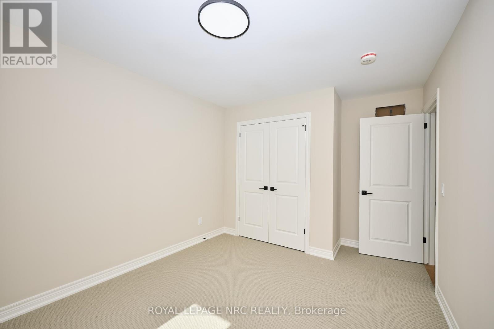 6672 Hawkins Street, Niagara Falls, Ontario  L2G 3B7 - Photo 24 - X12445534