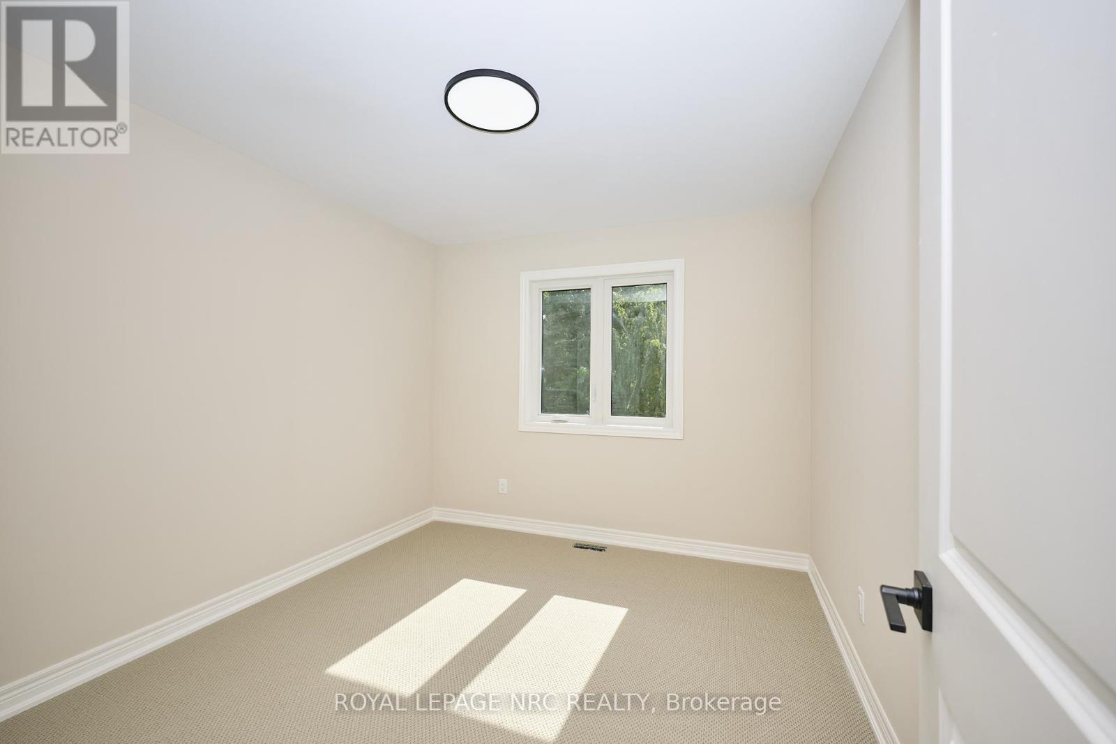 6672 Hawkins Street, Niagara Falls, Ontario  L2G 3B7 - Photo 26 - X12445534