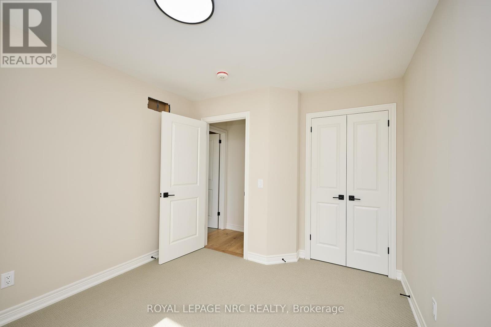 6672 Hawkins Street, Niagara Falls, Ontario  L2G 3B7 - Photo 28 - X12445534