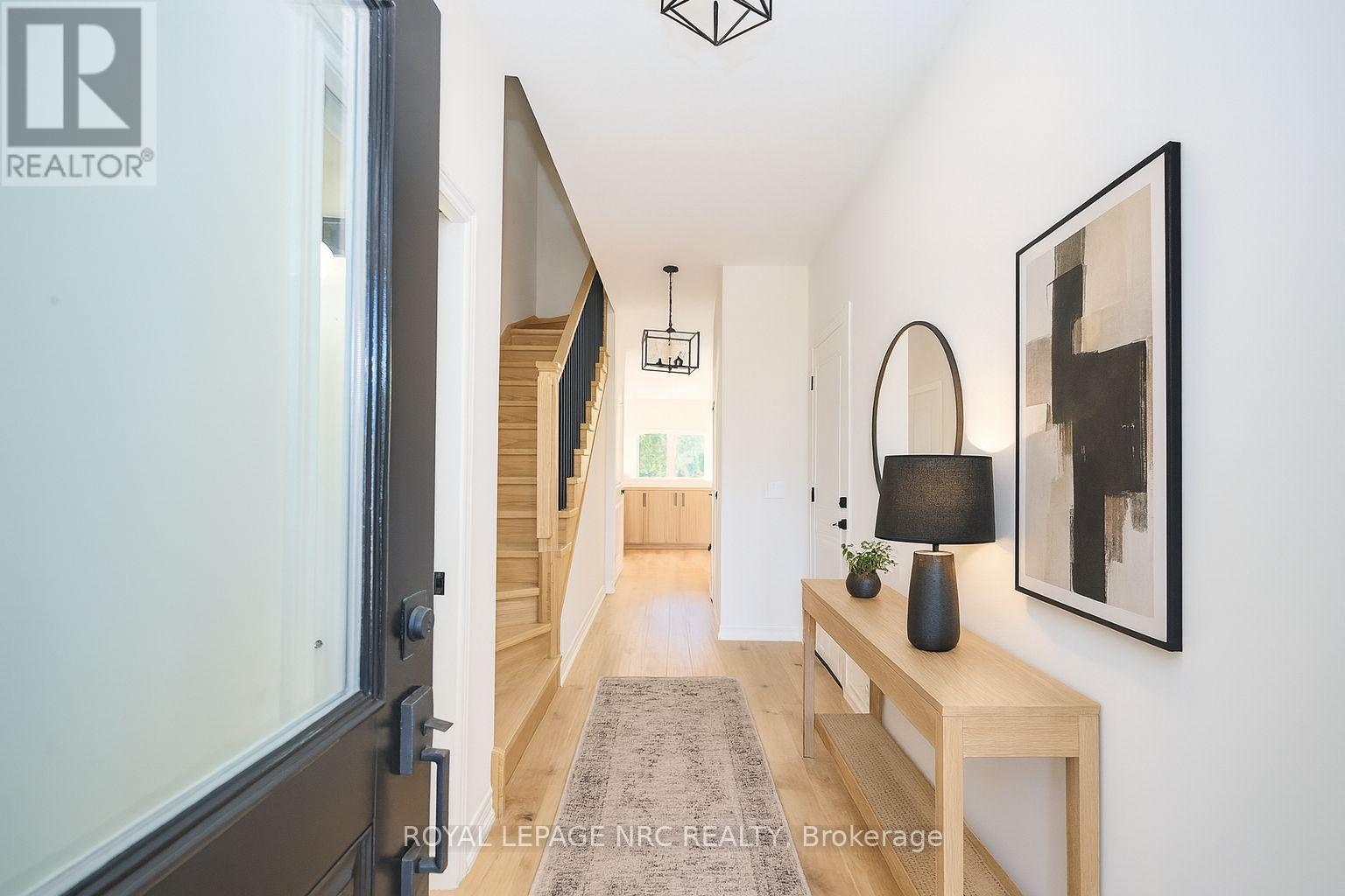 6672 Hawkins Street, Niagara Falls, Ontario  L2G 3B7 - Photo 3 - X12445534