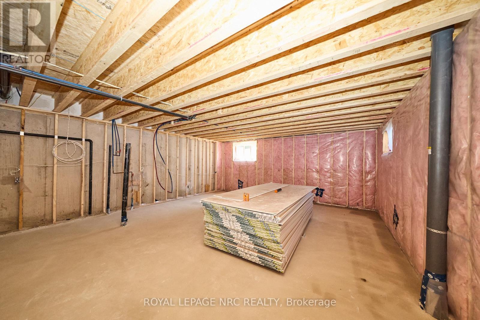 6672 Hawkins Street, Niagara Falls, Ontario  L2G 3B7 - Photo 30 - X12445534
