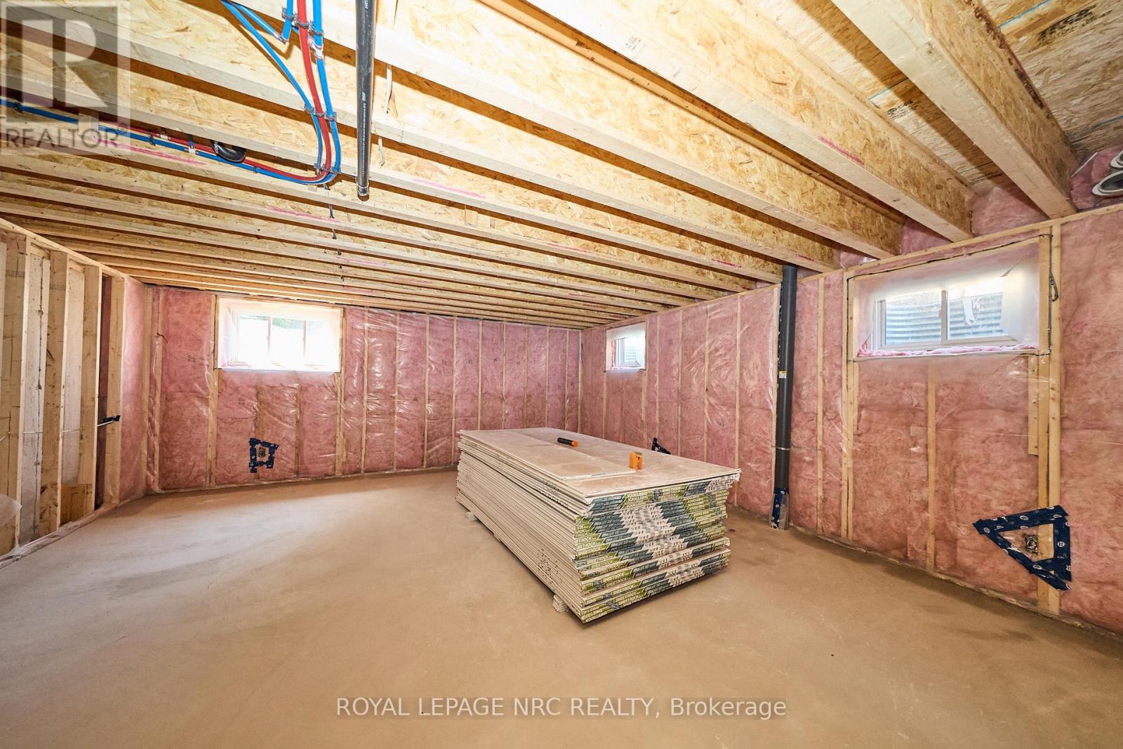 6672 Hawkins Street, Niagara Falls, Ontario  L2G 3B7 - Photo 31 - X12445534