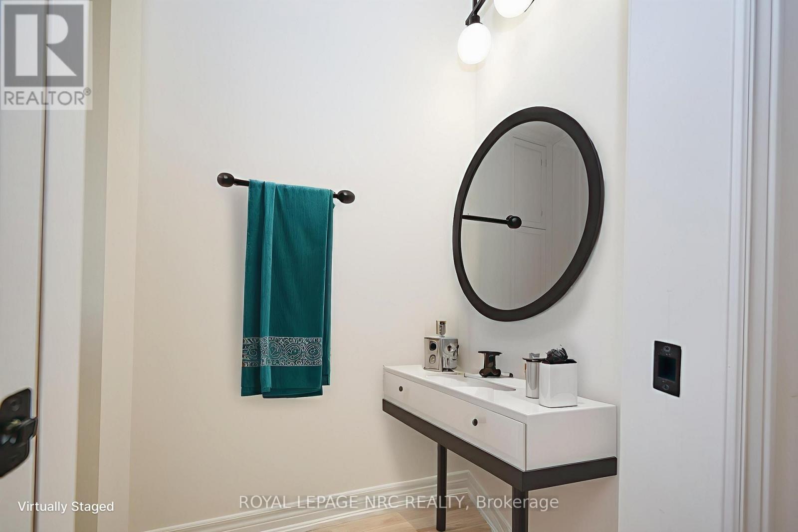 6672 Hawkins Street, Niagara Falls, Ontario  L2G 3B7 - Photo 5 - X12445534