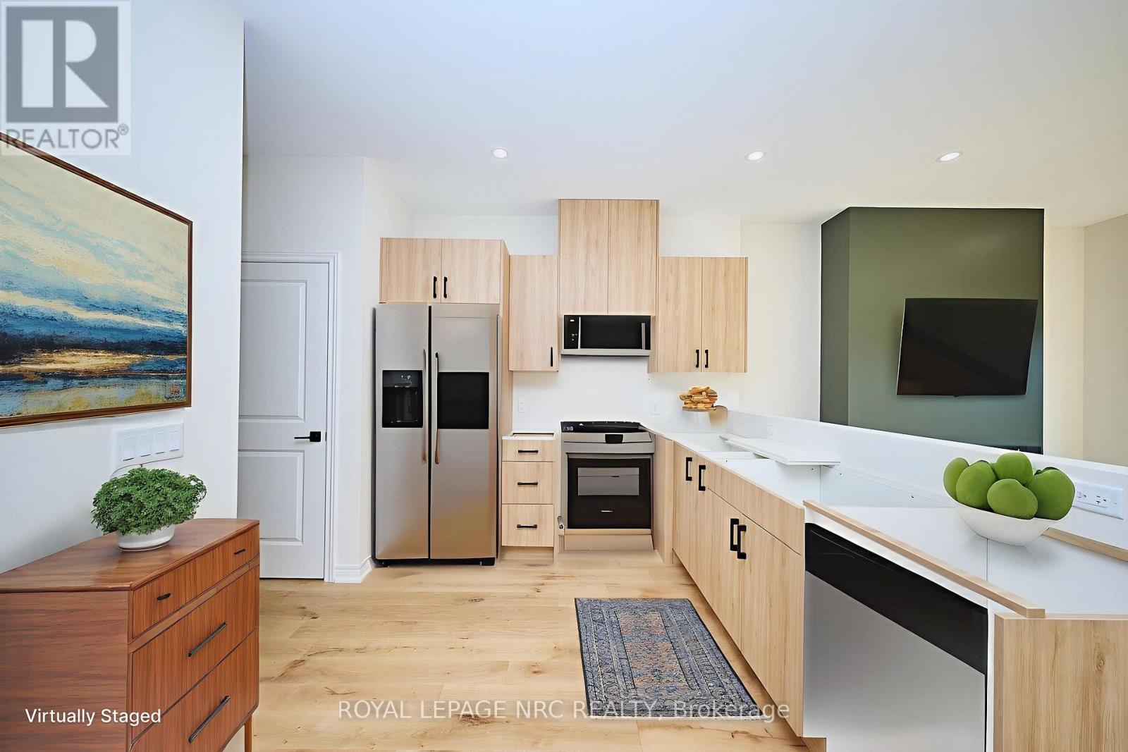 6672 Hawkins Street, Niagara Falls, Ontario  L2G 3B7 - Photo 7 - X12445534