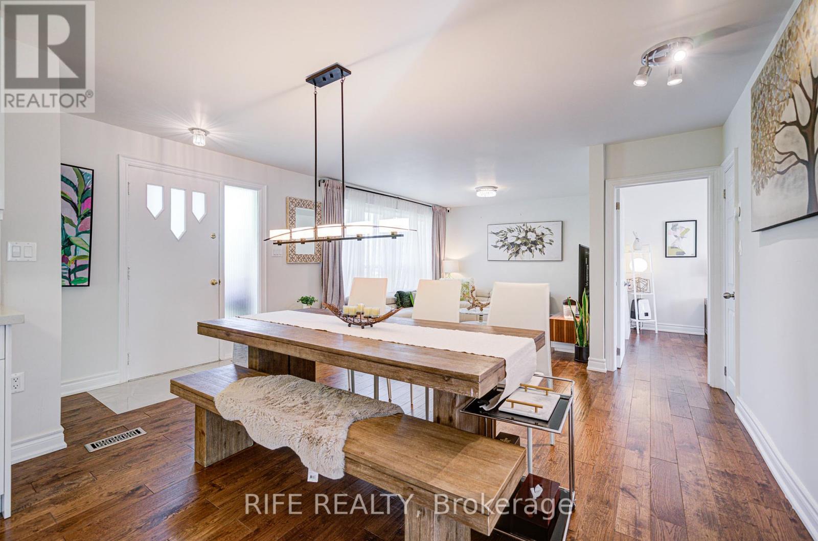 306 Wenlock Street, Richmond Hill, Ontario  L4C 1M7 - Photo 6 - N12444943