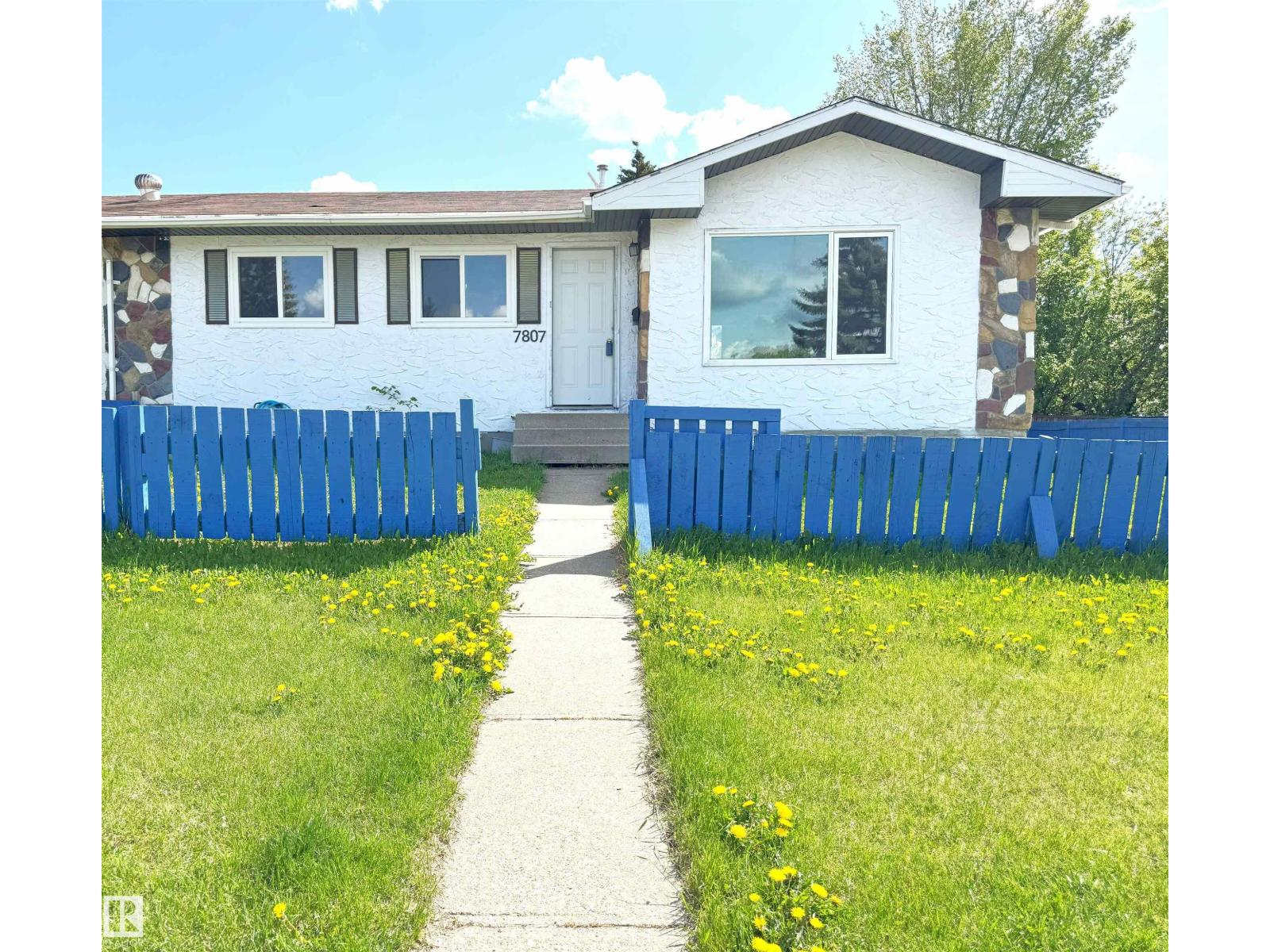 7807 36 Av Nw, Edmonton, Alberta  T6K 0C5 - Photo 2 - E4460918