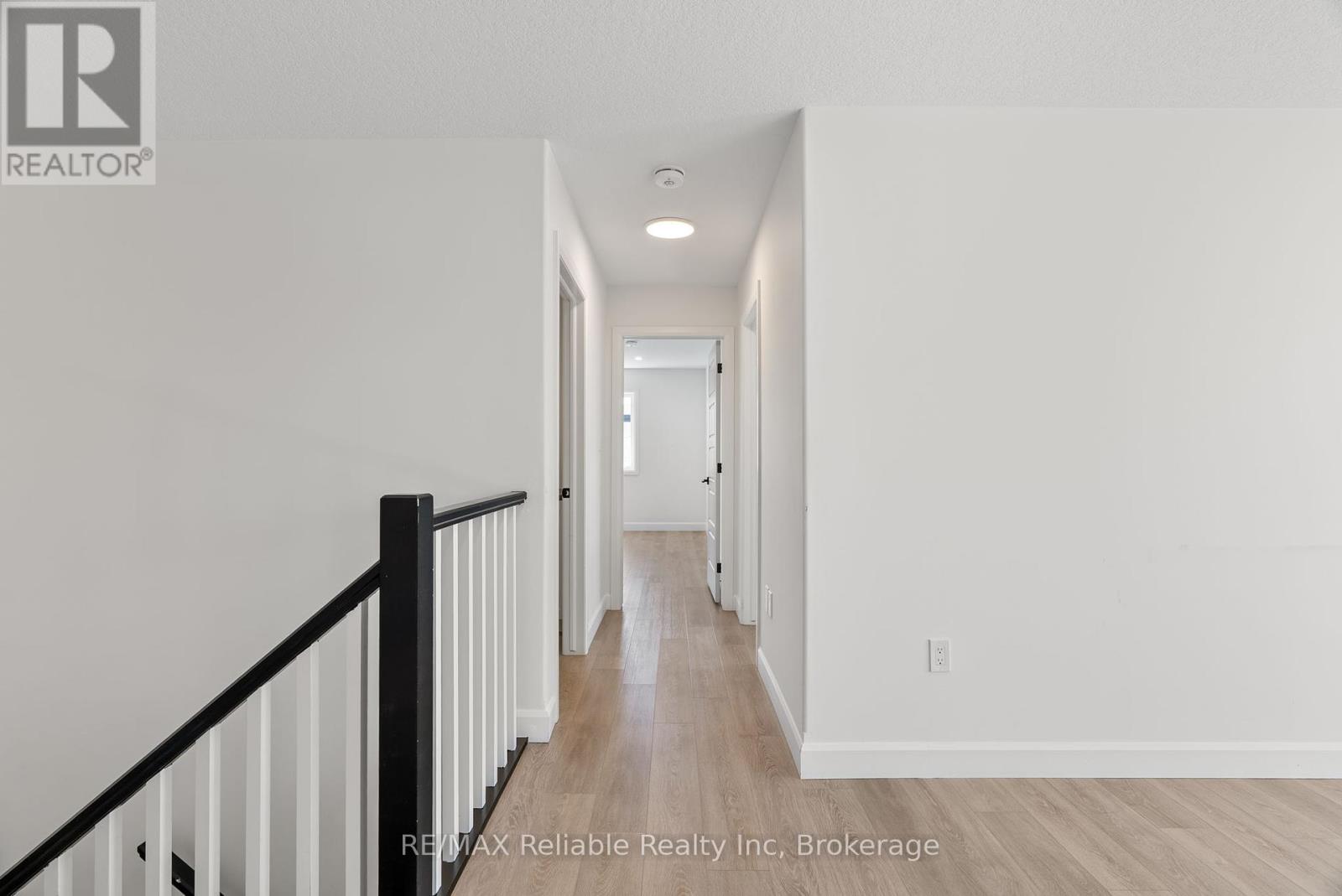 2 Linda Drive, Huron East, Ontario  N0K 1W0 - Photo 14 - X12443082