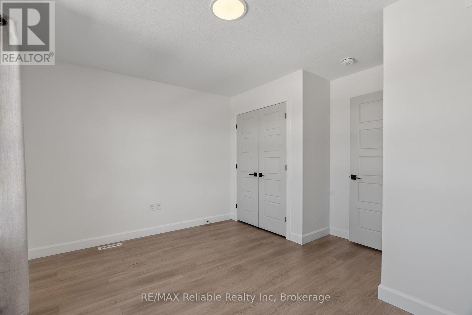 2 Linda Drive, Huron East, Ontario  N0K 1W0 - Photo 17 - X12443082
