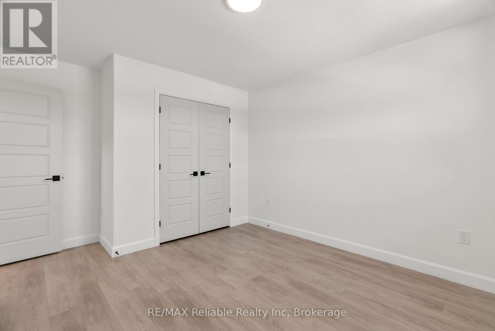 2 Linda Drive, Huron East, Ontario  N0K 1W0 - Photo 19 - X12443082