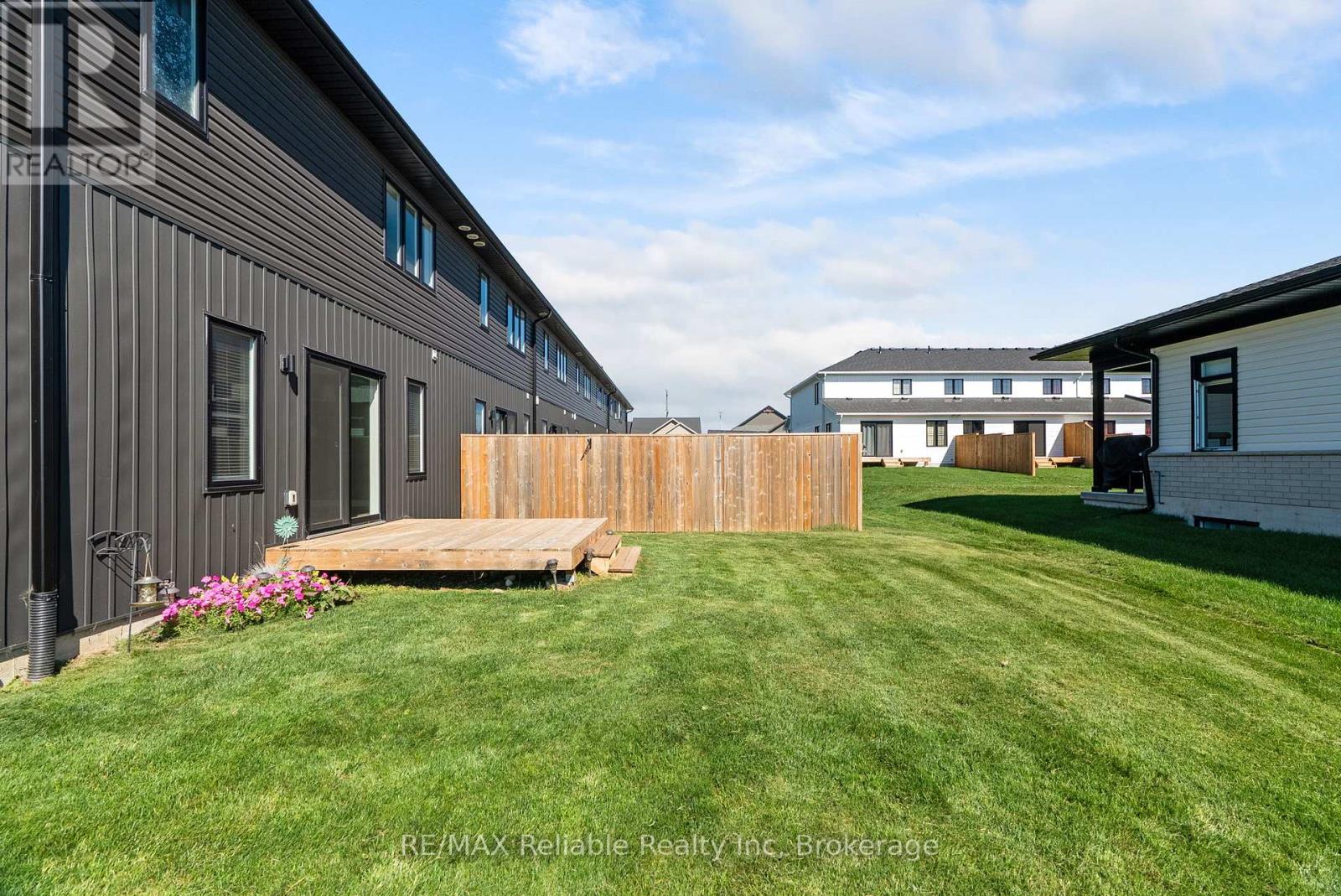 2 Linda Drive, Huron East, Ontario  N0K 1W0 - Photo 31 - X12443082