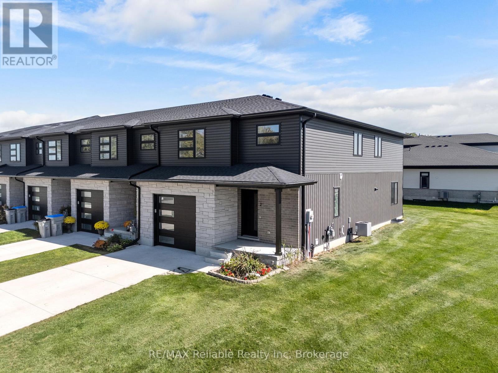 2 Linda Drive, Huron East, Ontario  N0K 1W0 - Photo 3 - X12443082