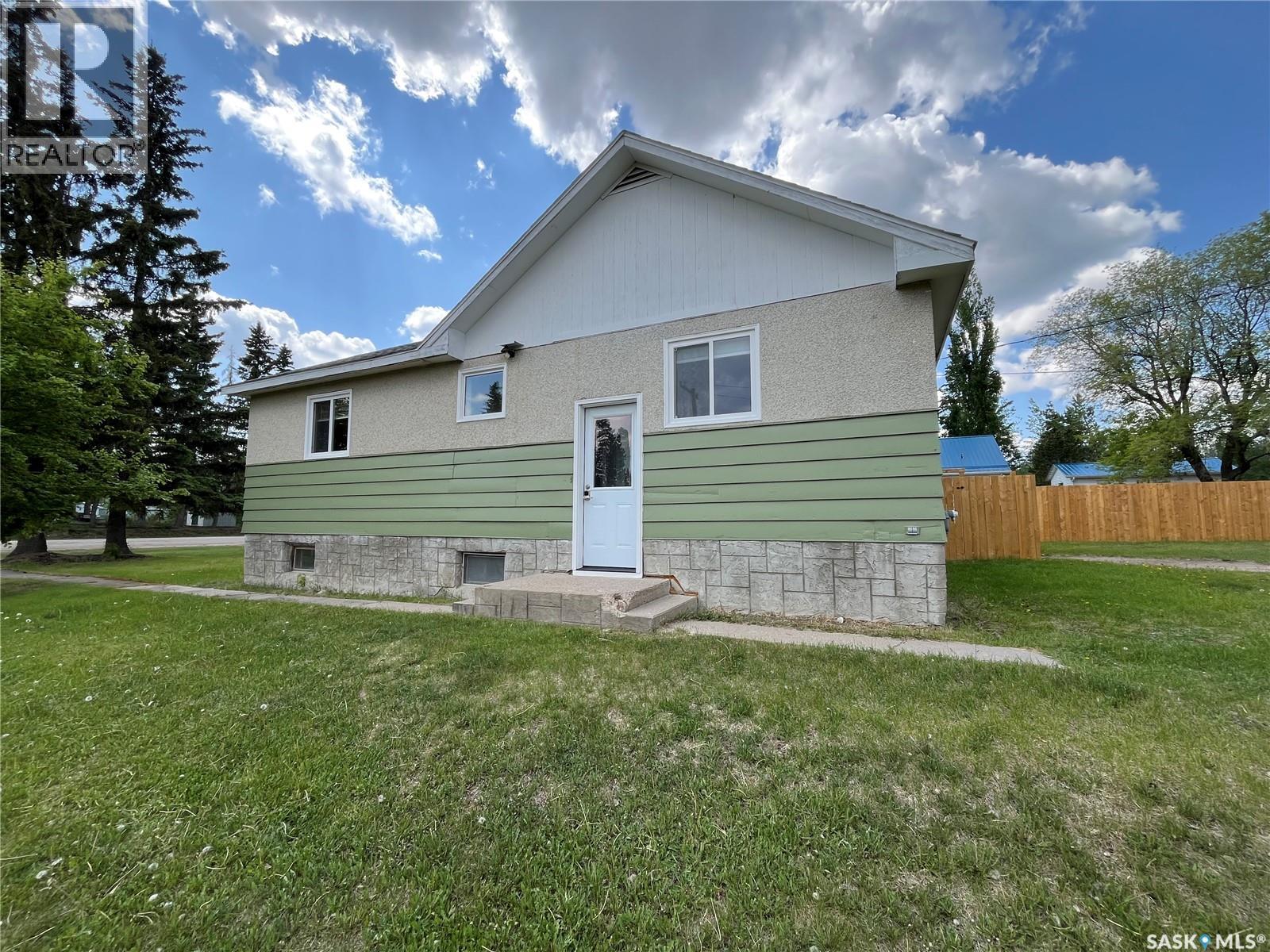 307 1st AVENUE, St. Walburg, Saskatchewan