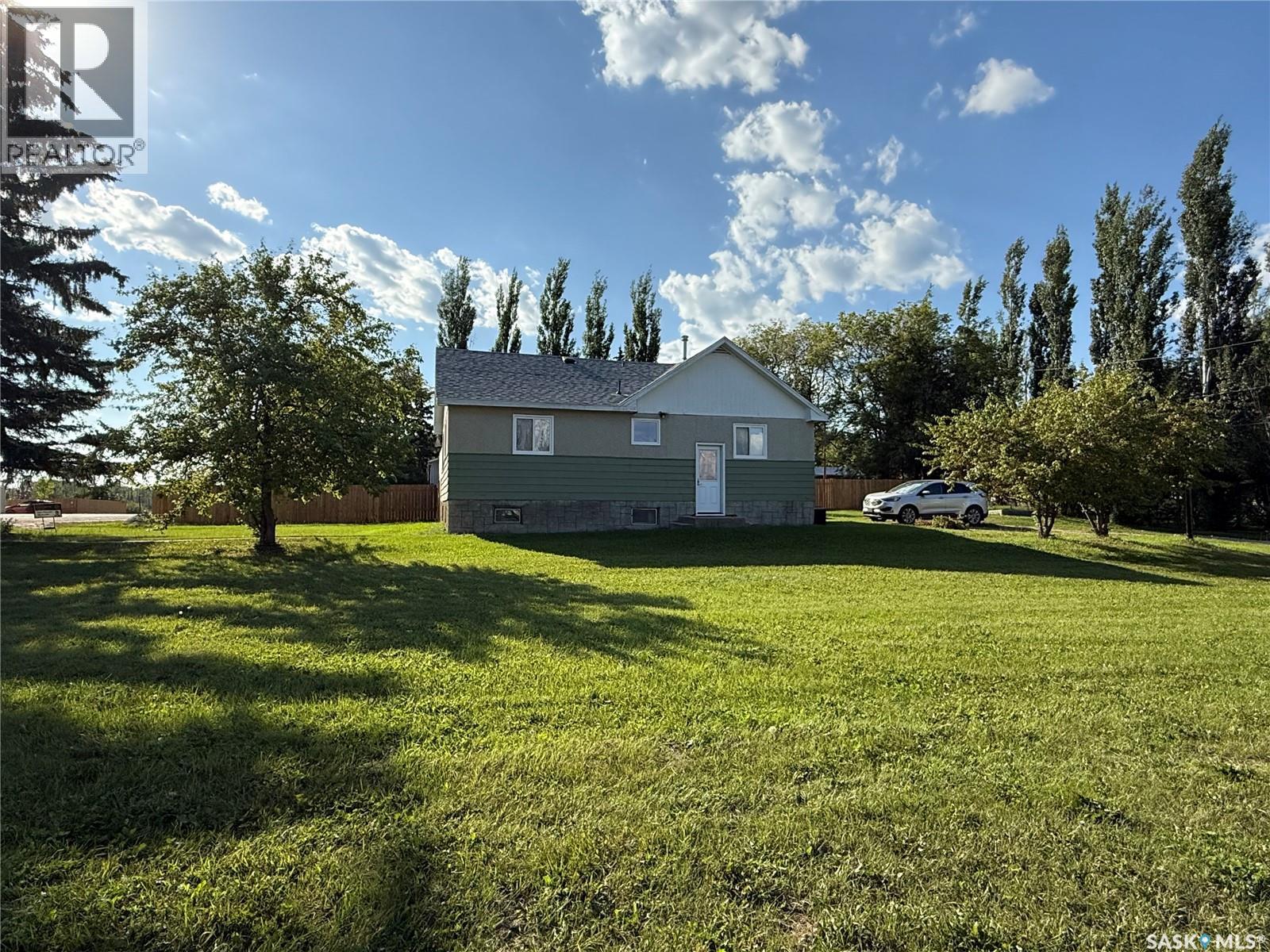 307 1st Avenue, St. Walburg, Saskatchewan  S0M 2T0 - Photo 2 - SK008345