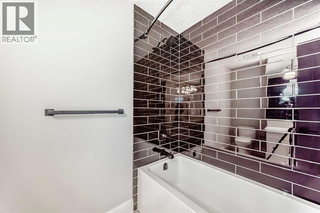 1 Cherovan Drive Sw, Calgary, Alberta  T2V 2P3 - Photo 21 - A2262062