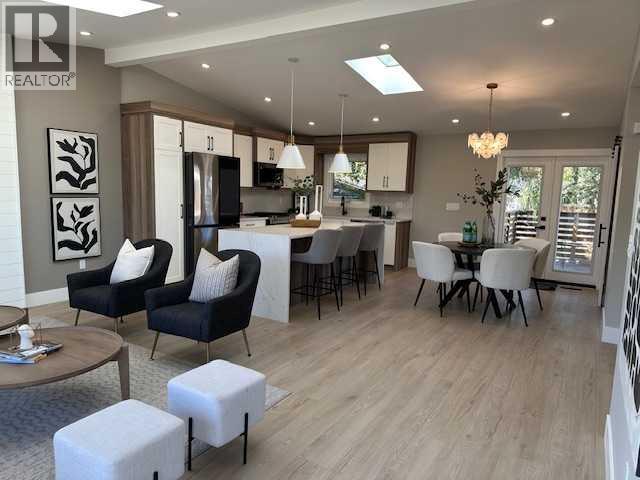 1 Cherovan Drive Sw, Calgary, Alberta  T2V 2P3 - Photo 2 - A2262062