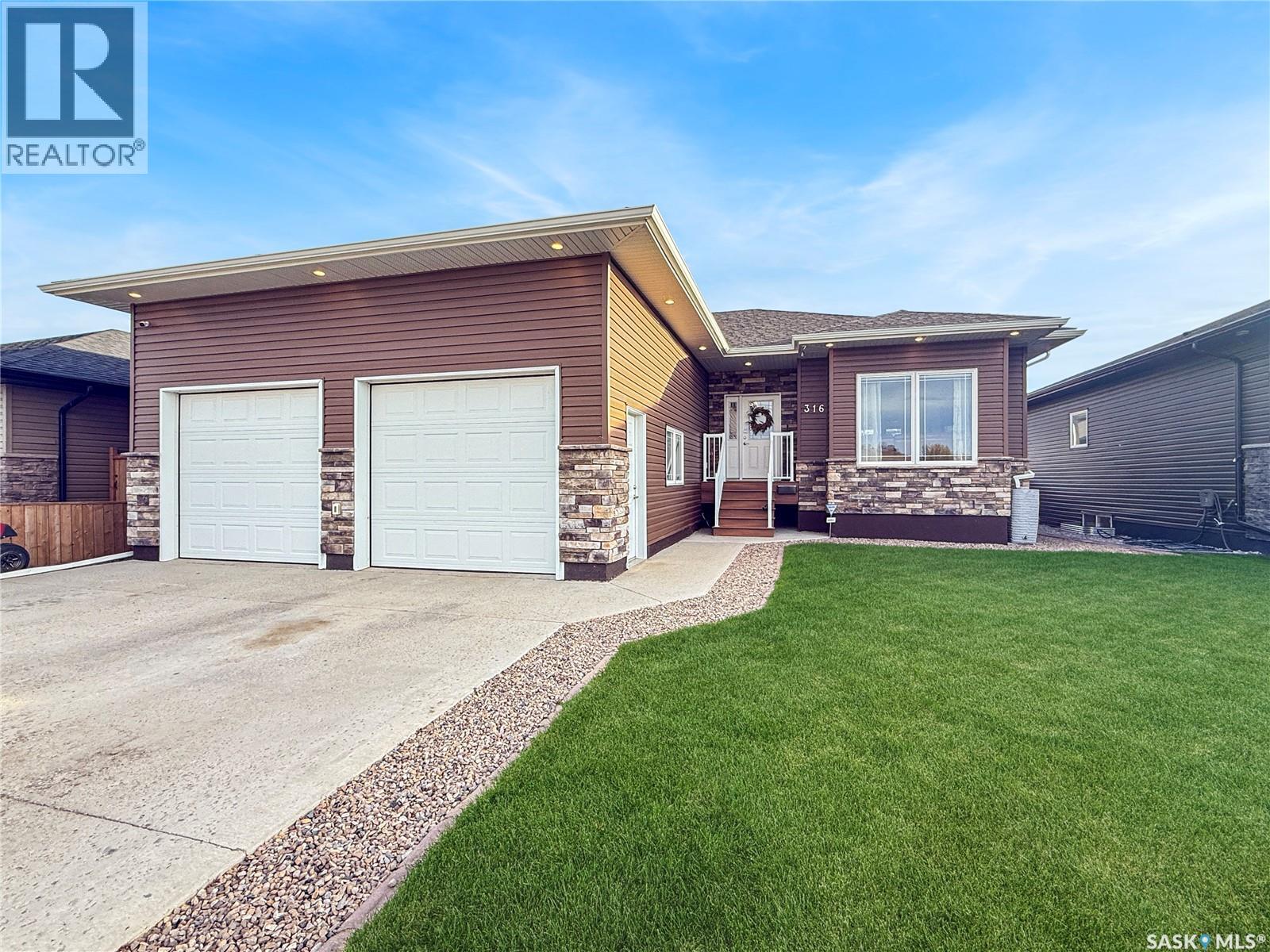 316 Valley Pointe Way, Swift Current, Saskatchewan  S9H 5N2 - Photo 1 - SK020098