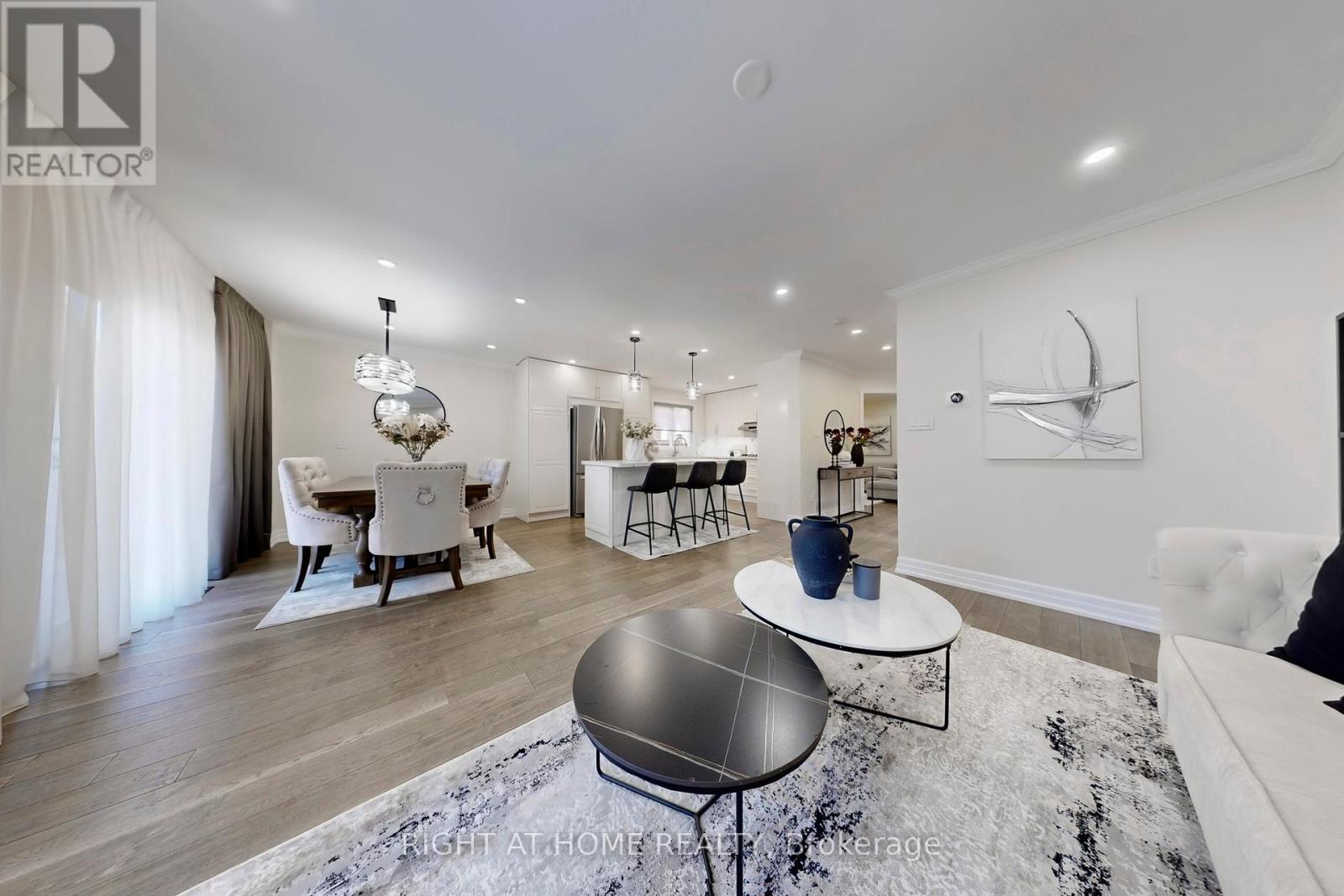 188 Oliver Lane, Vaughan (Maple), Ontario  L6A 1A9 - Photo 10 - N12445525