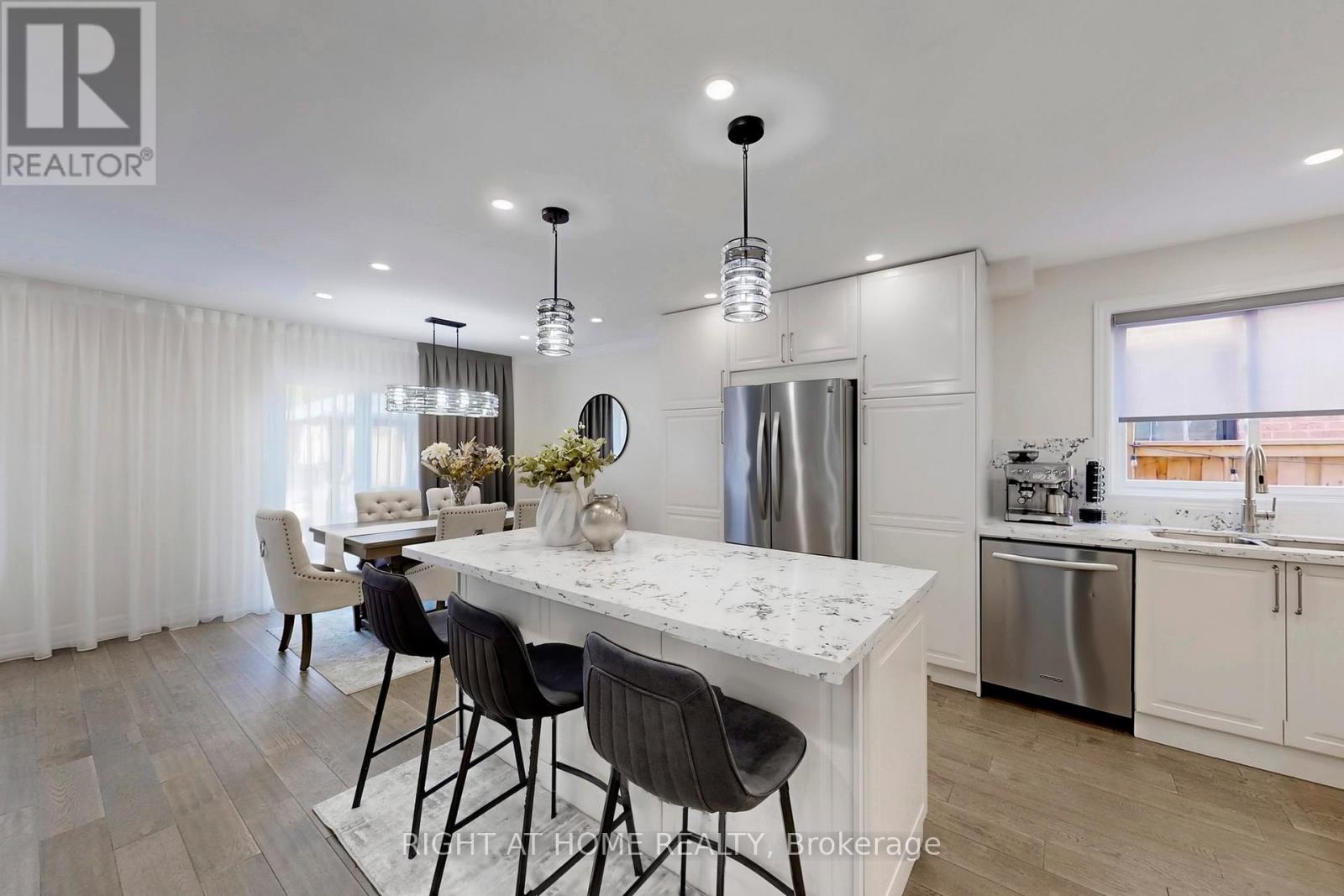 188 Oliver Lane, Vaughan (Maple), Ontario  L6A 1A9 - Photo 12 - N12445525
