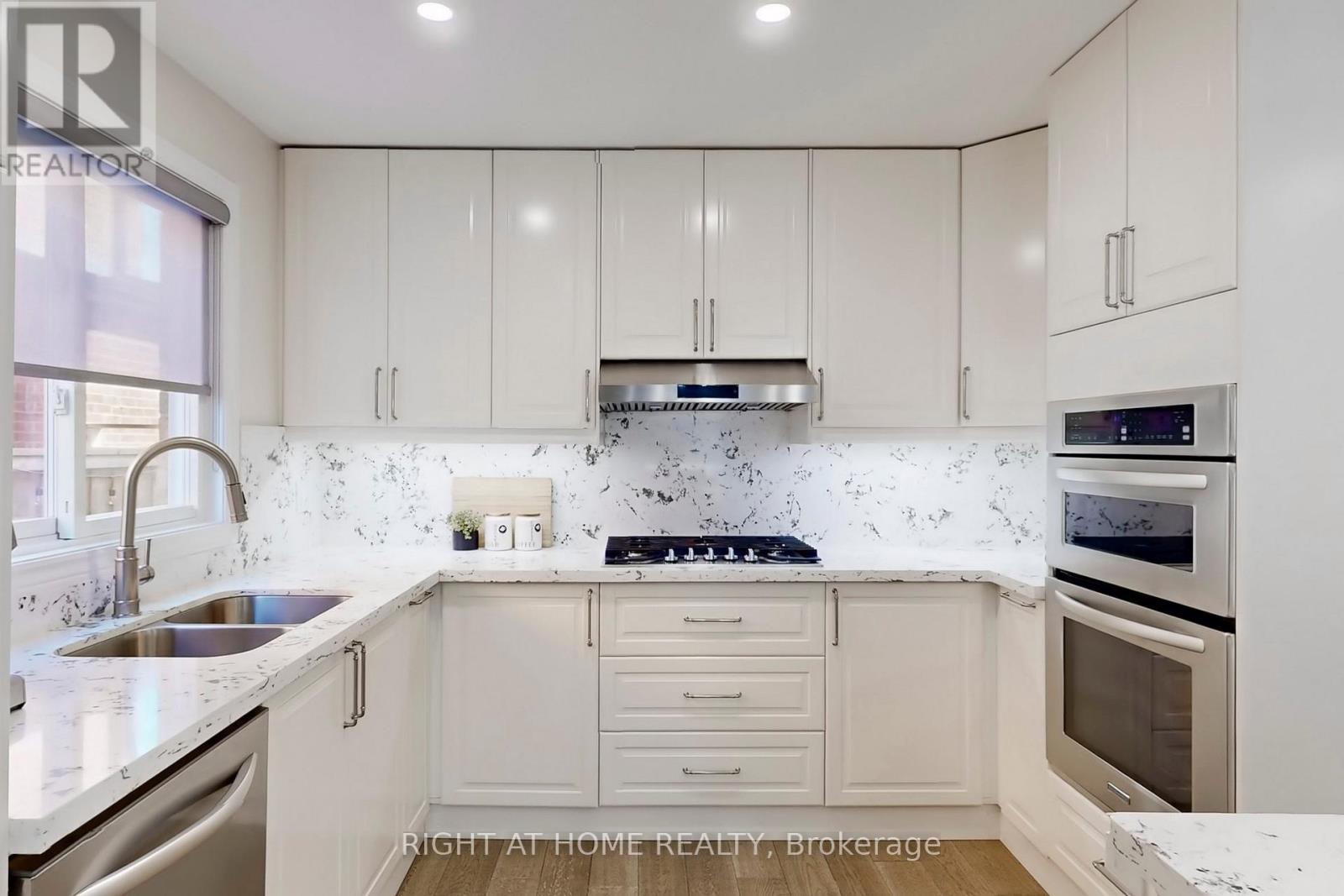 188 Oliver Lane, Vaughan (Maple), Ontario  L6A 1A9 - Photo 16 - N12445525