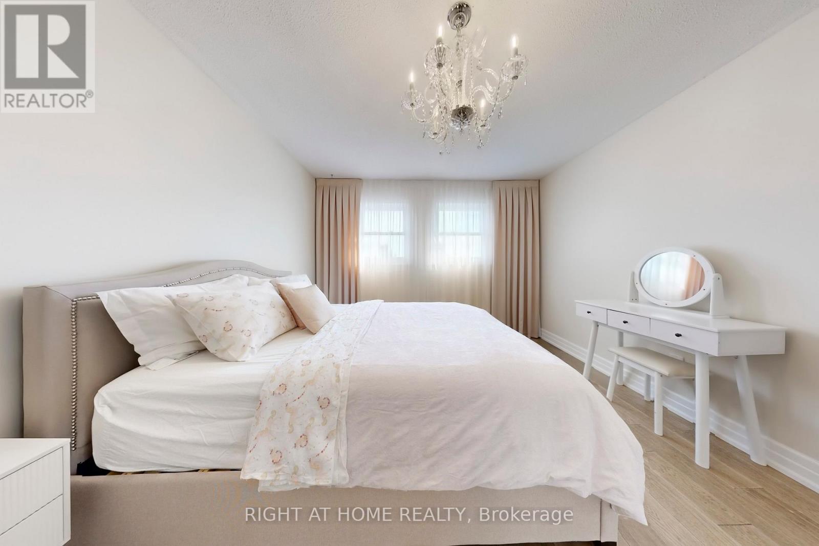 188 Oliver Lane, Vaughan (Maple), Ontario  L6A 1A9 - Photo 28 - N12445525