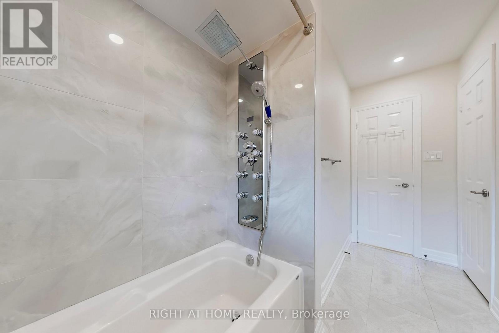 188 Oliver Lane, Vaughan (Maple), Ontario  L6A 1A9 - Photo 34 - N12445525