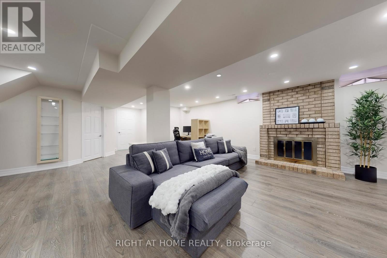 188 Oliver Lane, Vaughan (Maple), Ontario  L6A 1A9 - Photo 37 - N12445525