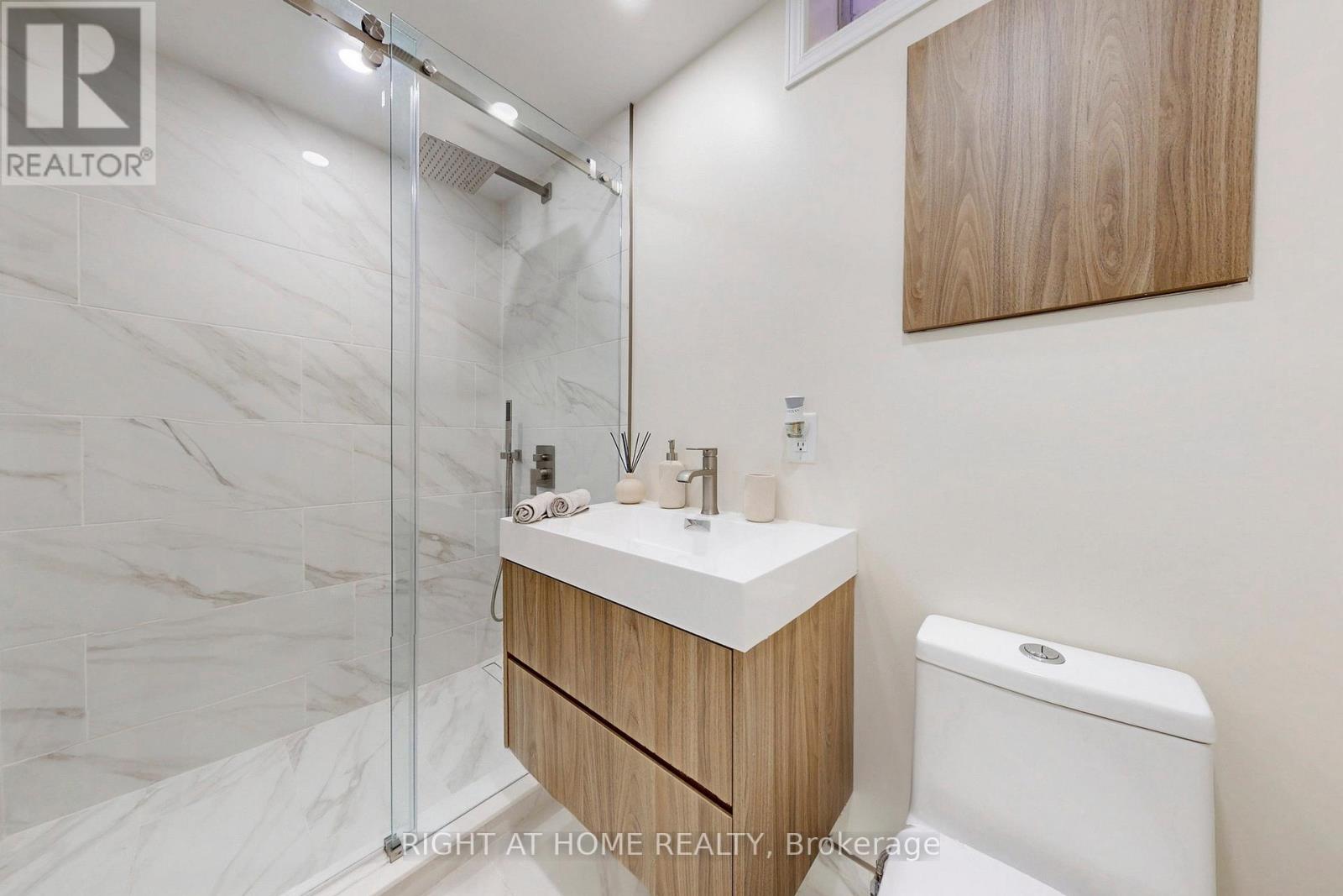 188 Oliver Lane, Vaughan (Maple), Ontario  L6A 1A9 - Photo 40 - N12445525