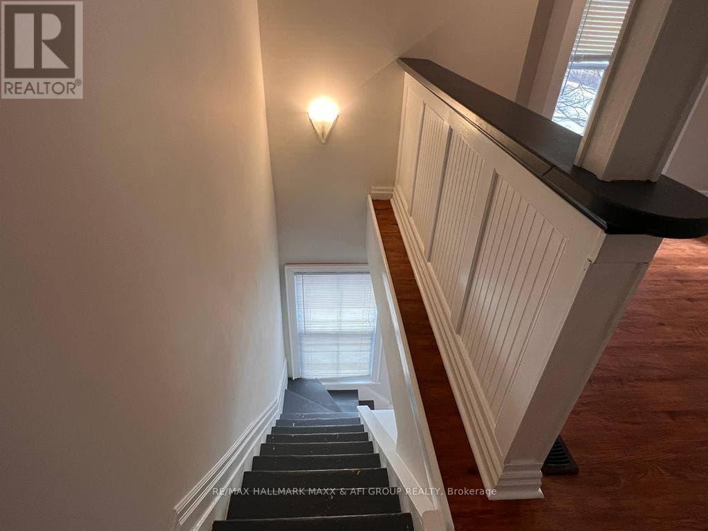 Front - 61 Wellington Street E, Aurora, Ontario  L4G 1H7 - Photo 8 - N12445535