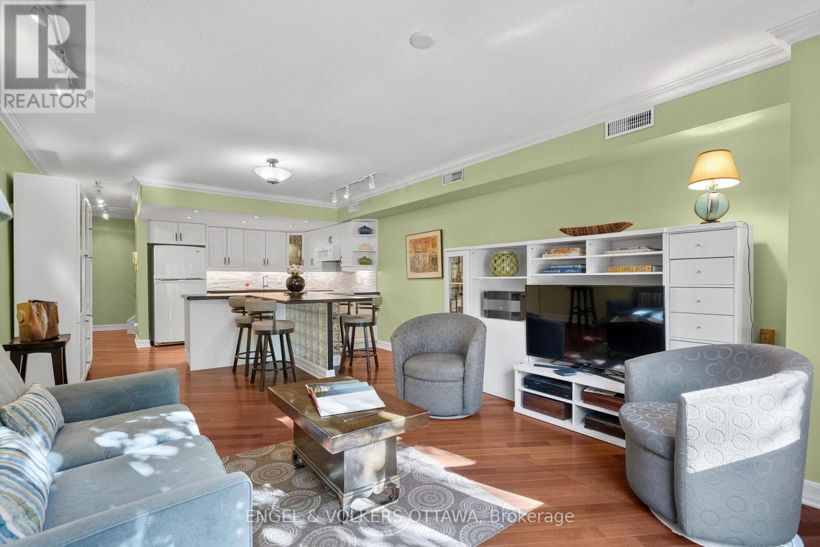 4 - 74 Somerset Street W, Ottawa, Ontario  K2P 0H5 - Photo 10 - X12445536