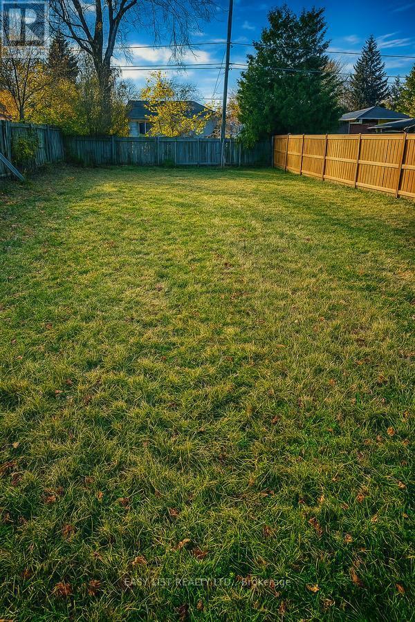 1121 FAIRVIEW BOULEVARD, Windsor, Ontario