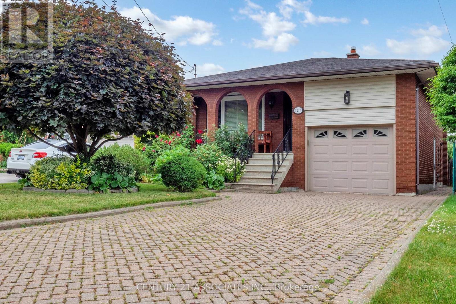 1217 ALEXANDRA AVENUE, Mississauga, Ontario