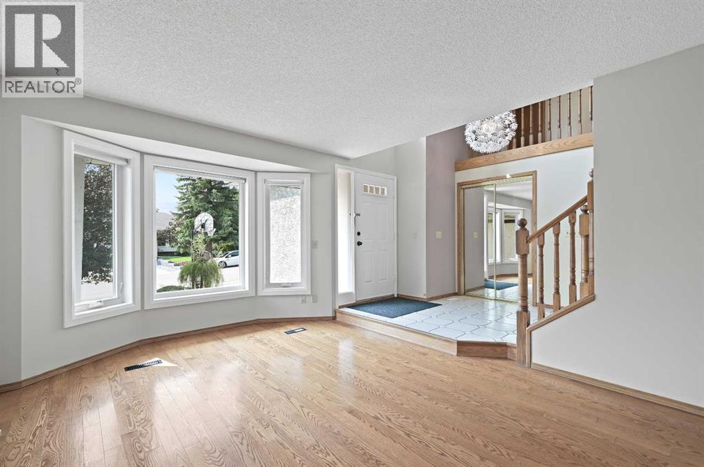 8 Edgeridge Way Nw, Calgary, Alberta  T3A 4G8 - Photo 6 - A2254943