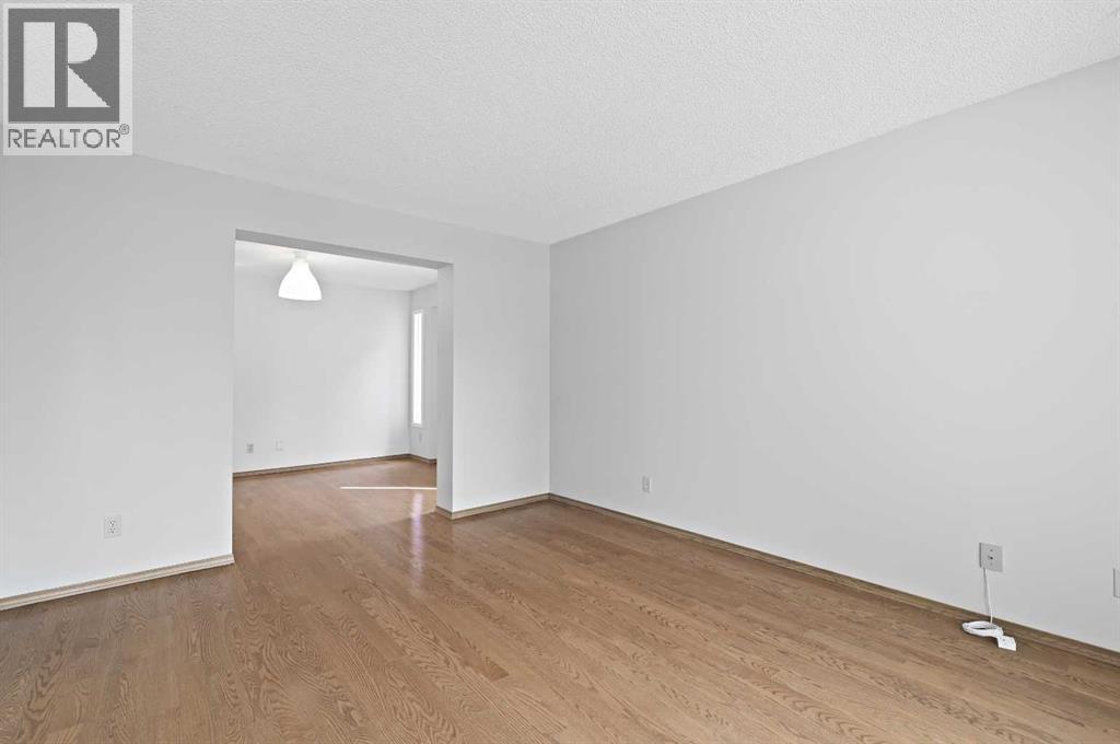 8 Edgeridge Way Nw, Calgary, Alberta  T3A 4G8 - Photo 8 - A2254943