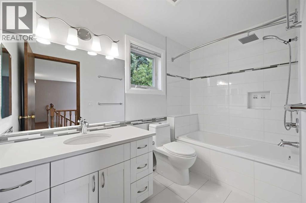 8 Edgeridge Way Nw, Calgary, Alberta  T3A 4G8 - Photo 33 - A2254943