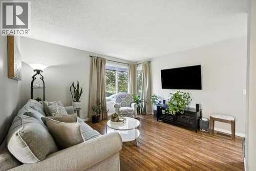 6336 Falton Road Ne, Calgary, Alberta  T3J 1K3 - Photo 8 - A2260219