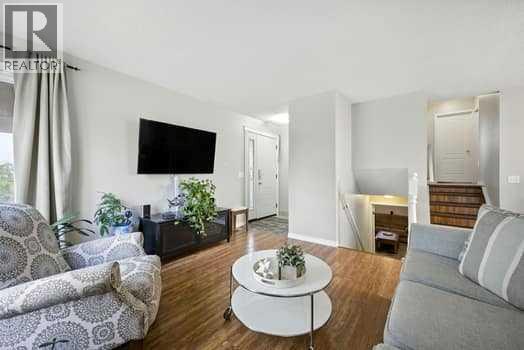 6336 Falton Road Ne, Calgary, Alberta  T3J 1K3 - Photo 9 - A2260219