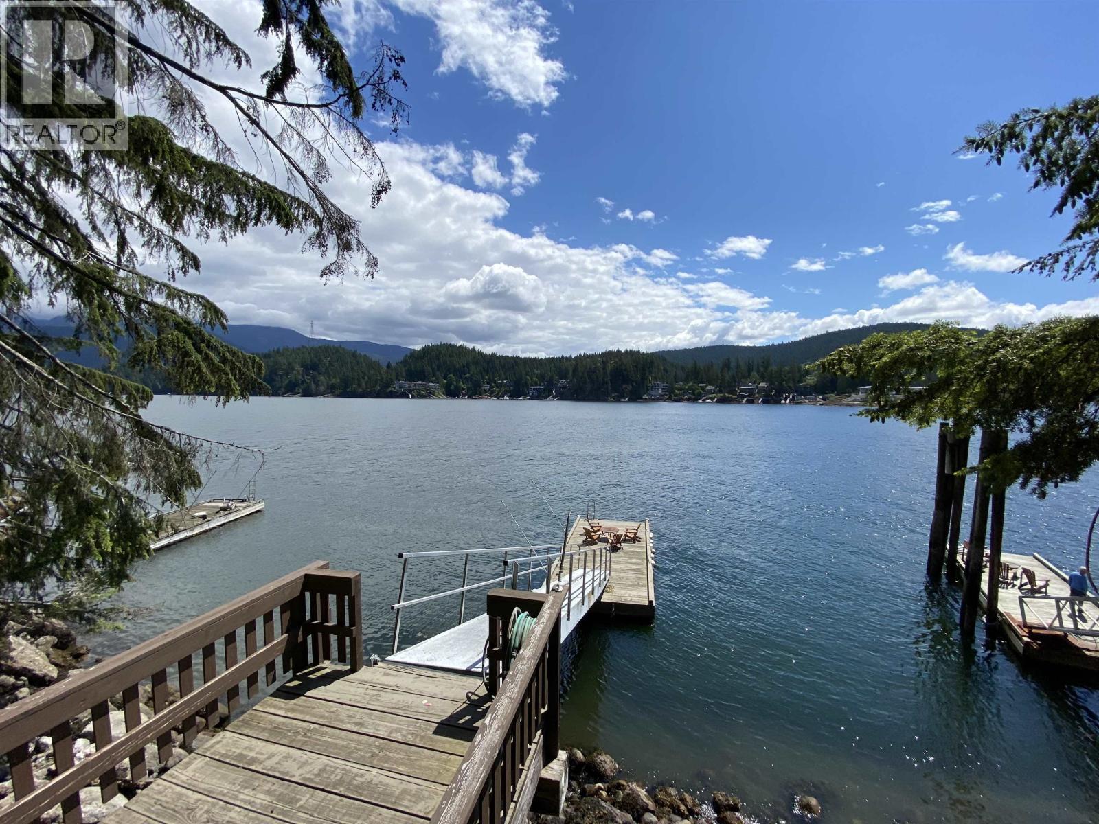 4885 Cove Cliff Place, North Vancouver, British Columbia  V7G 1H9 - Photo 4 - R3042212