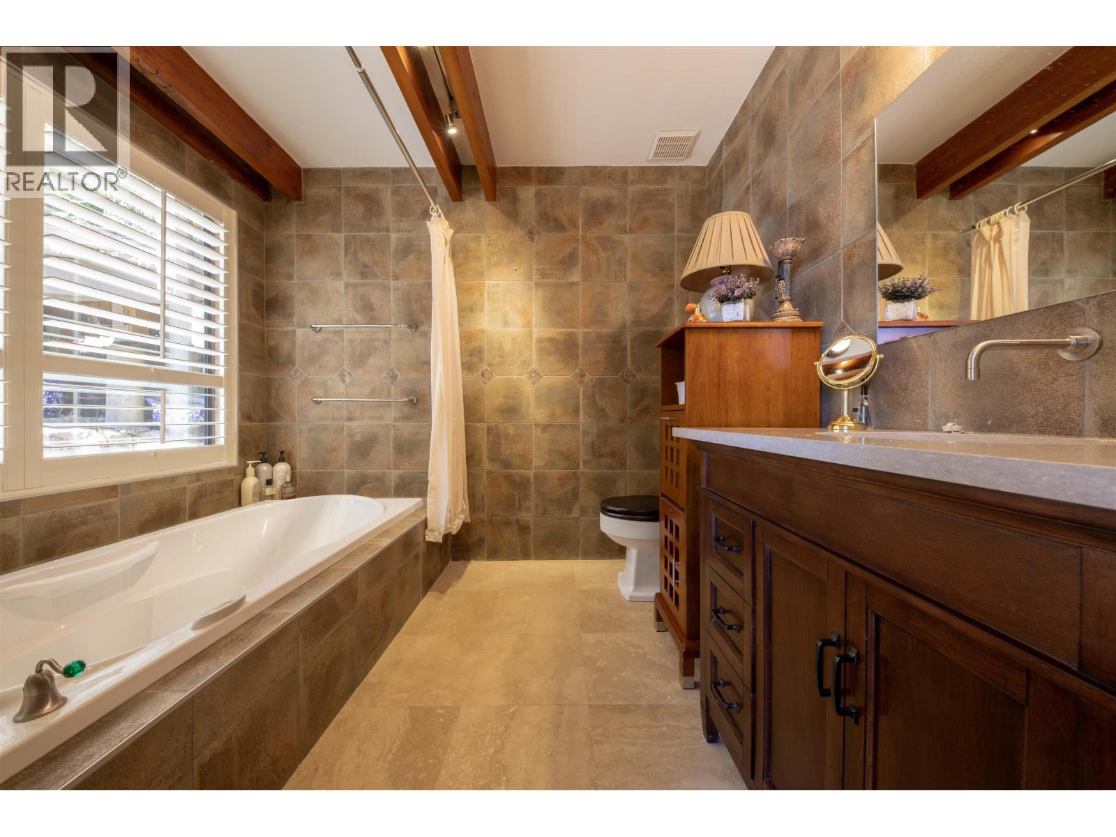 4885 Cove Cliff Place, North Vancouver, British Columbia  V7G 1H9 - Photo 25 - R3042212
