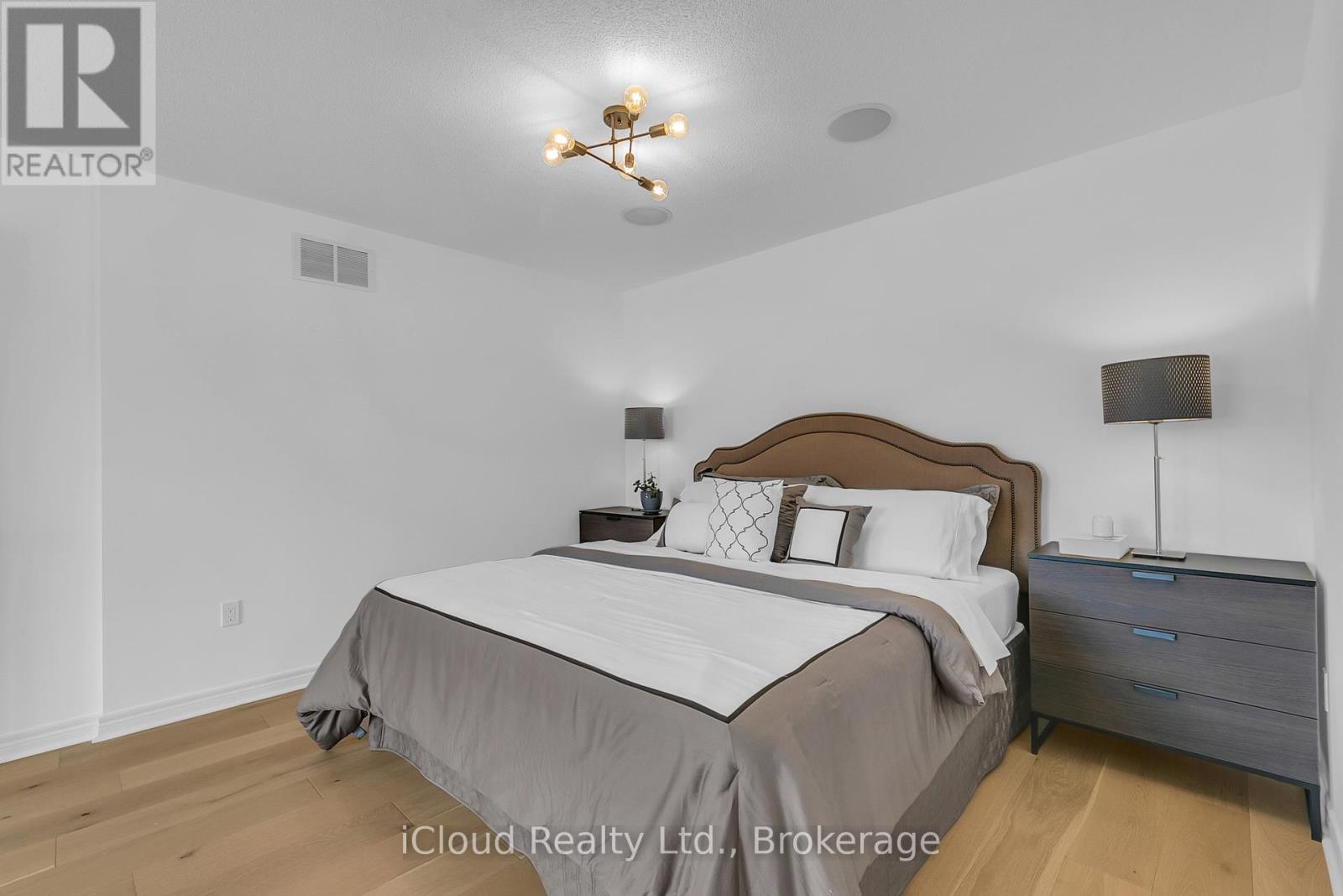 18 - 2295 Rochester Circle, Oakville, Ontario  L6M 5C9 - Photo 30 - W12366674