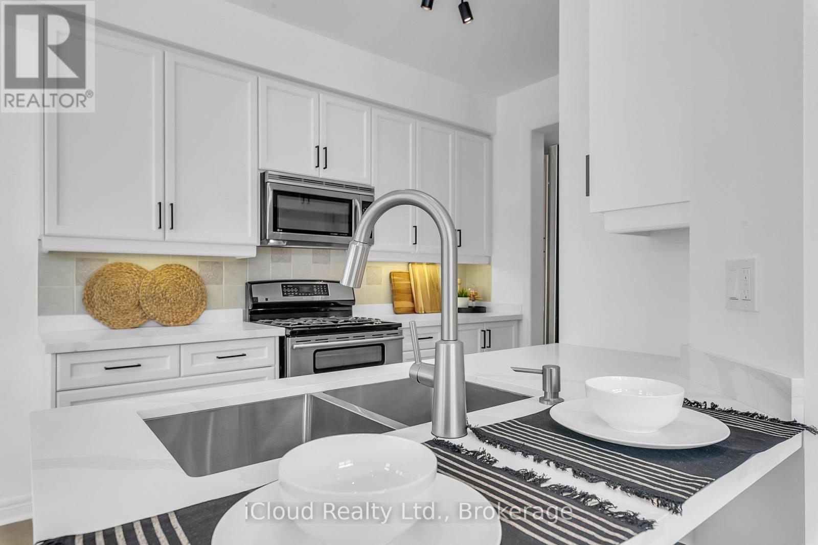 18 - 2295 Rochester Circle, Oakville, Ontario  L6M 5C9 - Photo 18 - W12366674