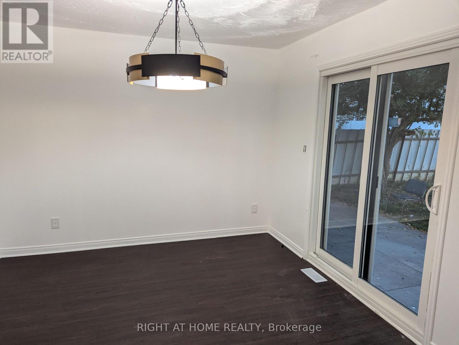 73 Skyview Drive, Hamilton (Falkirk), Ontario  L9B 1X5 - Photo 14 - X12445537