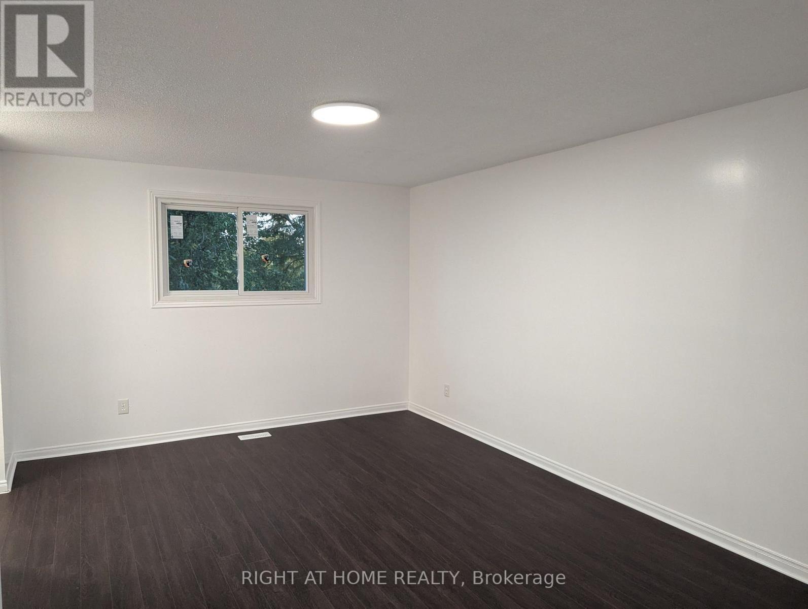 73 Skyview Drive, Hamilton (Falkirk), Ontario  L9B 1X5 - Photo 22 - X12445537