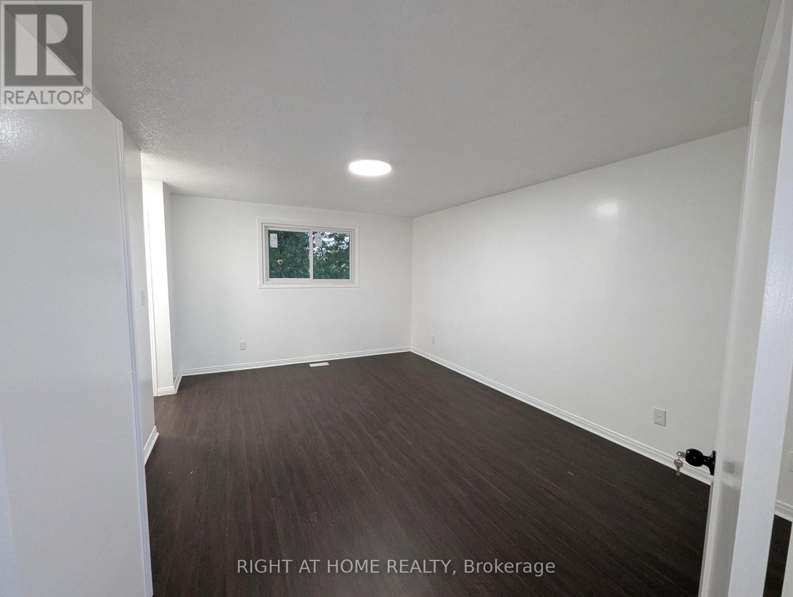 73 Skyview Drive, Hamilton (Falkirk), Ontario  L9B 1X5 - Photo 28 - X12445537