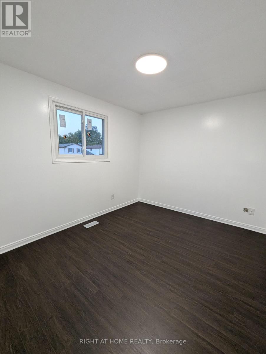 73 Skyview Drive, Hamilton (Falkirk), Ontario  L9B 1X5 - Photo 32 - X12445537