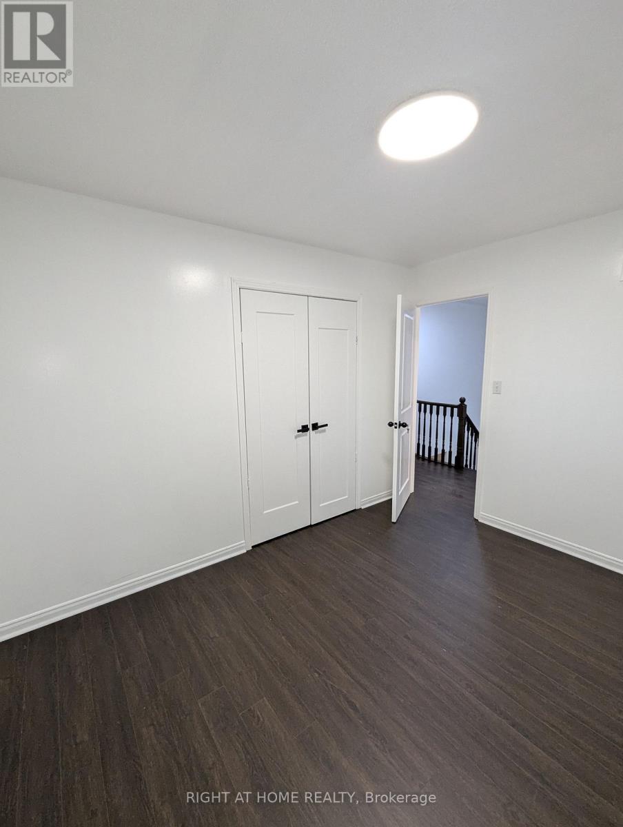 73 Skyview Drive, Hamilton (Falkirk), Ontario  L9B 1X5 - Photo 33 - X12445537